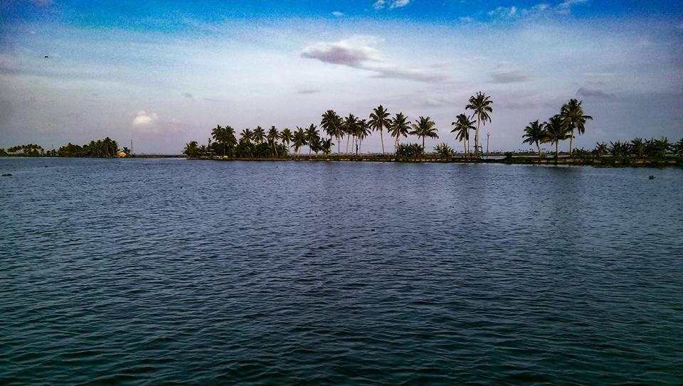 Sea Breeze Beach Home Alappuzha Ngoại thất bức ảnh