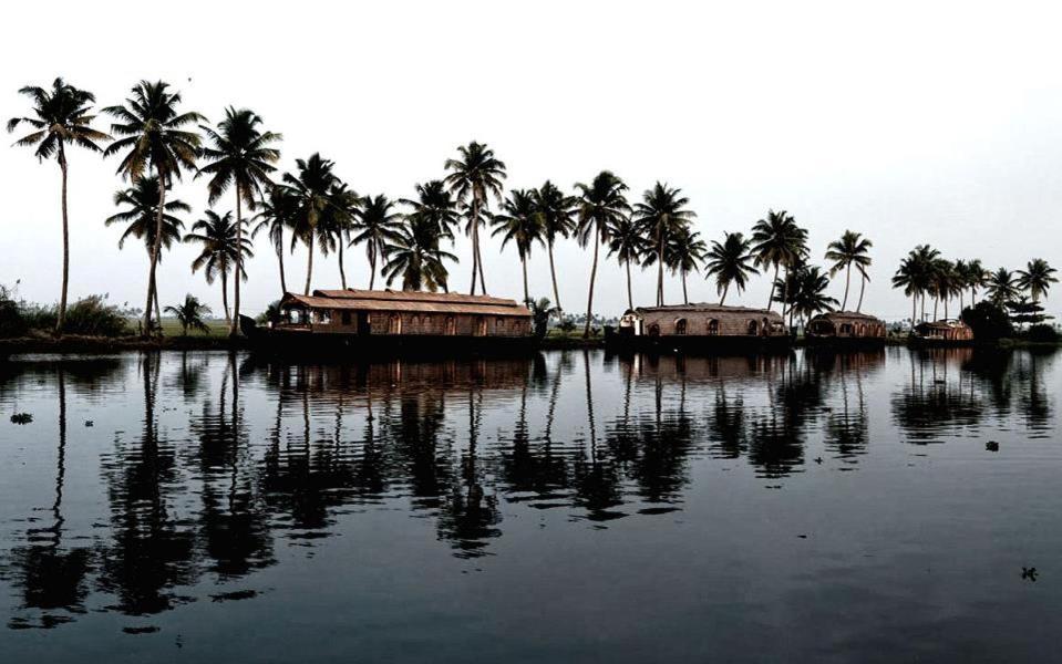 Sea Breeze Beach Home Alappuzha Ngoại thất bức ảnh