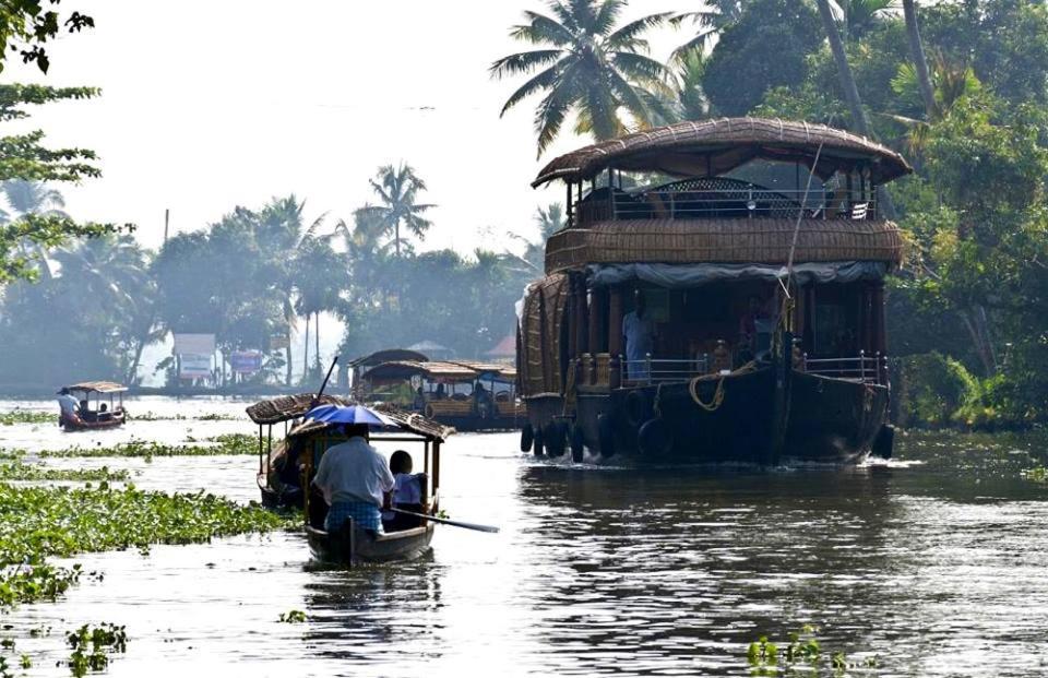 Sea Breeze Beach Home Alappuzha Ngoại thất bức ảnh