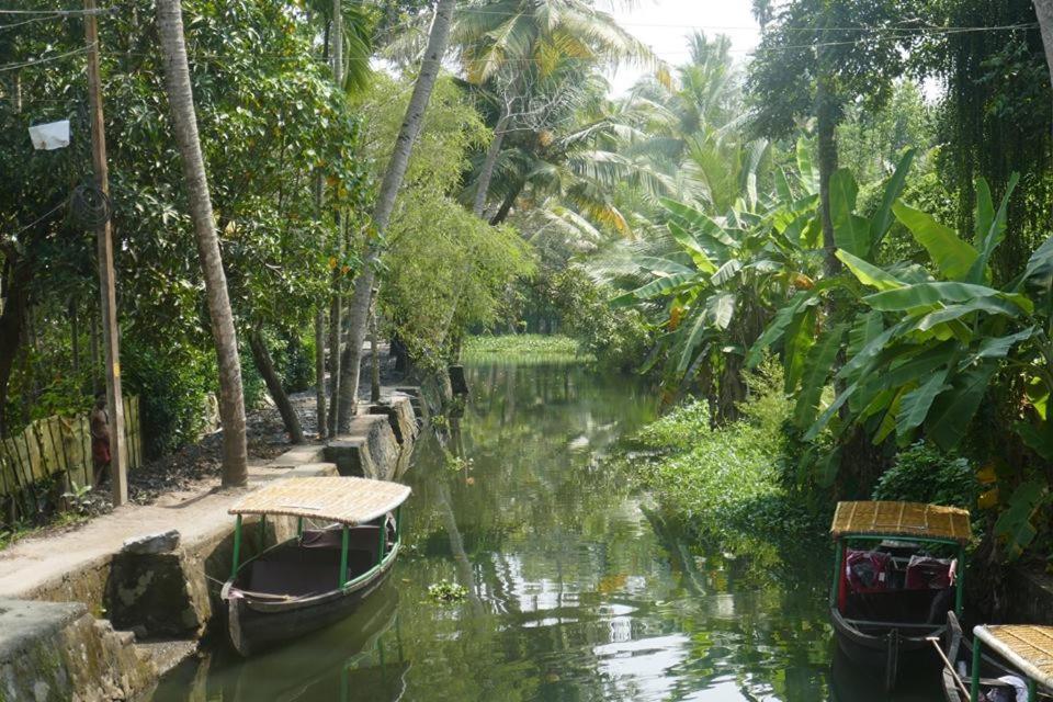 Sea Breeze Beach Home Alappuzha Ngoại thất bức ảnh
